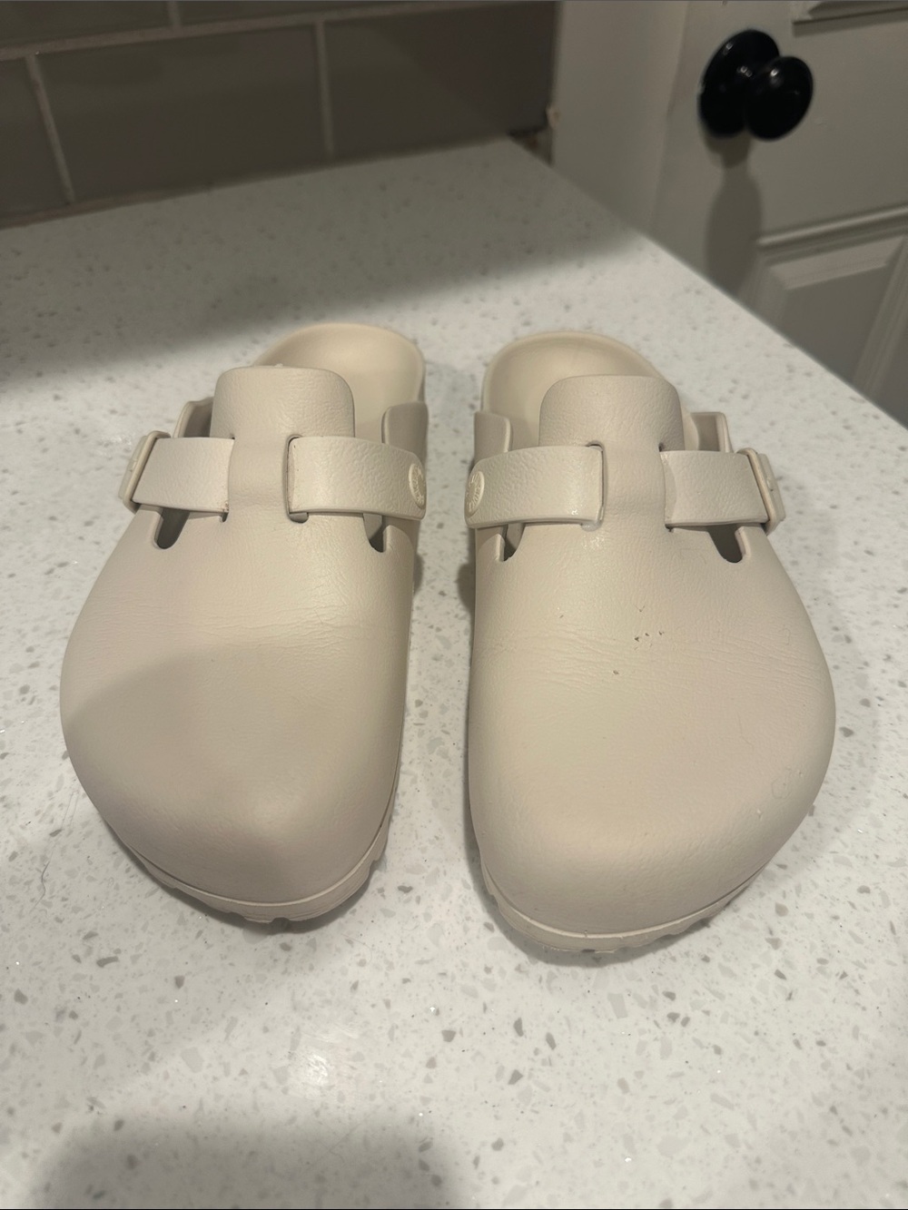 Birkenstock Women’s Slip-On Clogs in Cream Size 5